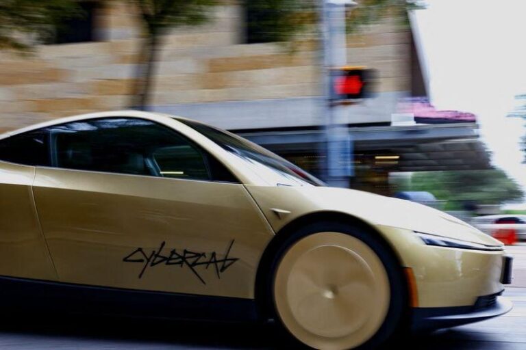 Анализ: Маск нарушает границы регулирования с помощью роботакси Cybercab Tesla