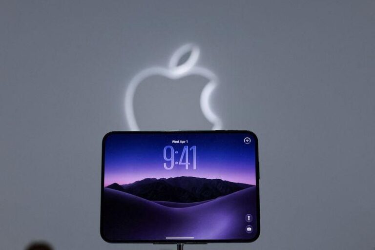 История складных телефонов на фоне готовящейся революции от Apple