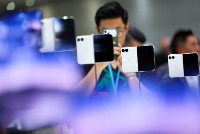 Samsung против Apple: как компания готовится к вызову от складного iPhone