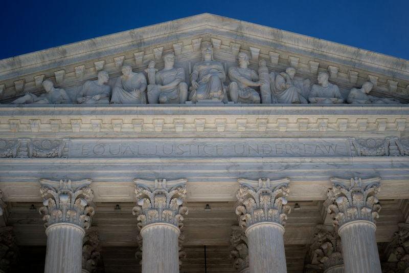 Администрация Трампа обратилась в Верховный суд для восстановления ограничений на трансгендерных заключённых