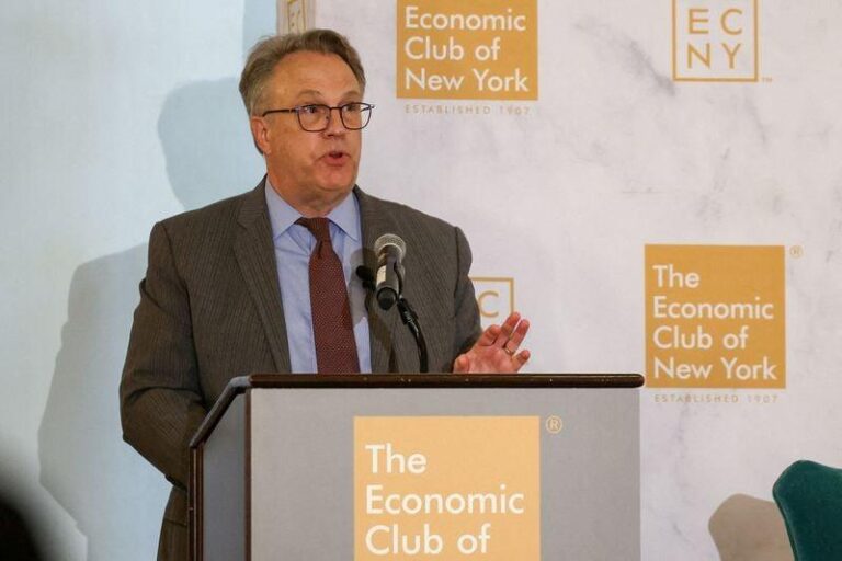 Джон Уильямс: нет необходимости в повышении ставок ФРС США