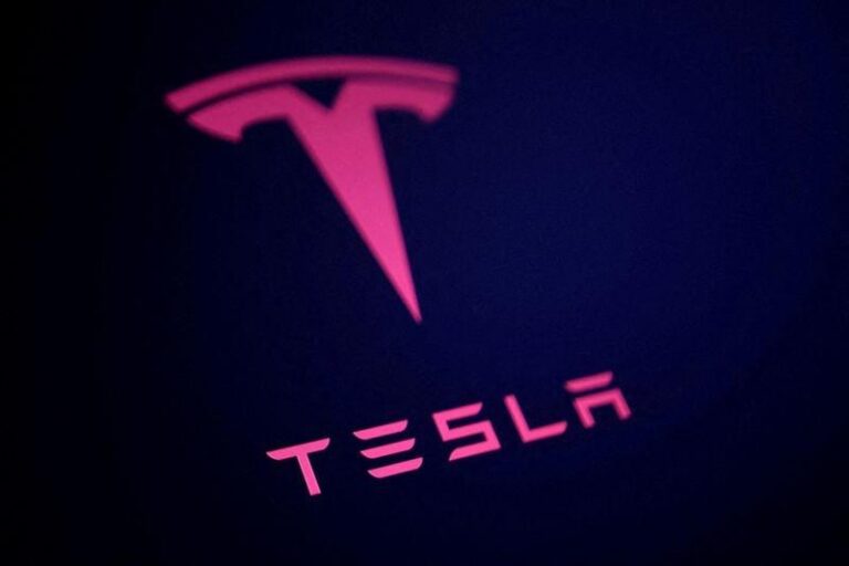 Tesla получила кредитные линии на $30 миллиардов для капвложений и роботакси