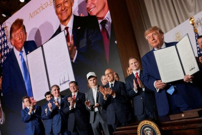 Трамп и Джонсон объявили о соглашении по безопасности ИИ с лидерами технологий