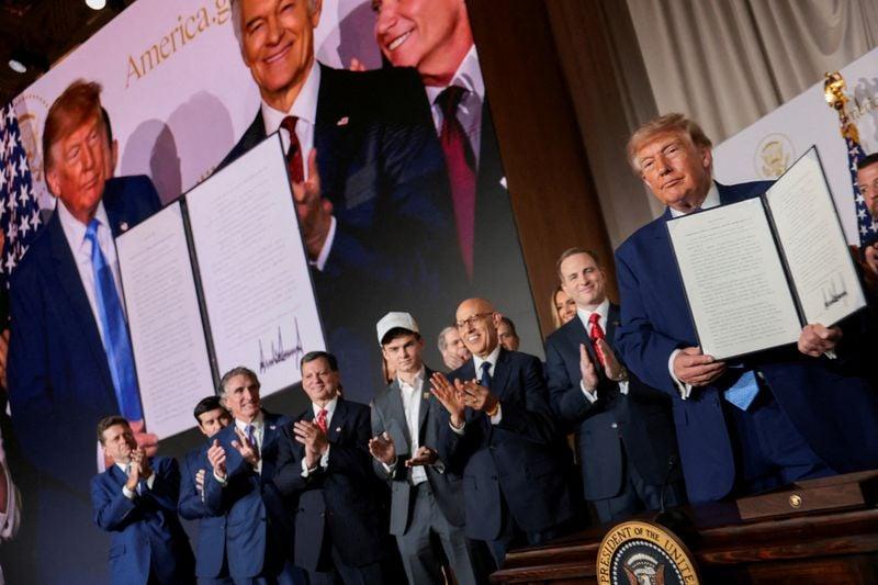 Трамп и Джонсон объявили о соглашении по безопасности ИИ с лидерами технологий