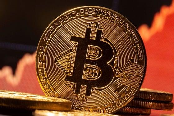 Биткойн торгуется около $86 000 на фоне слабых данных по занятости в США