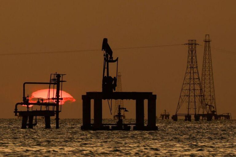 Цены на нефть выросли на фоне опасений по поводу поставок из Ближнего Востока