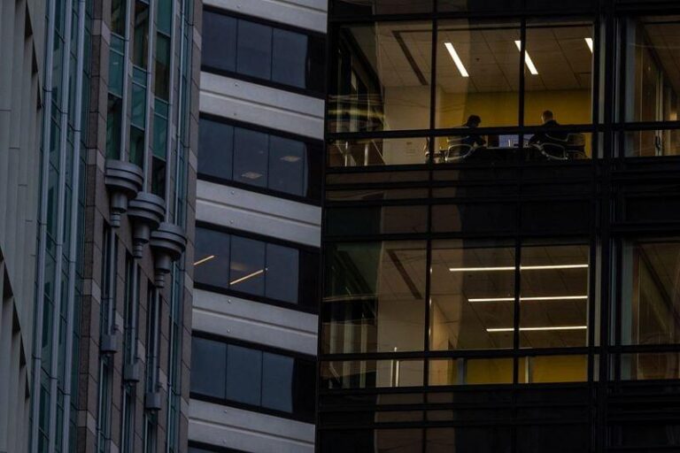 Администрация Трампа приостановила участие Microsoft в программе PERM