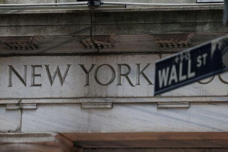 Индекс S&P 500 достиг исторического максимума выше 7 800 пунктов