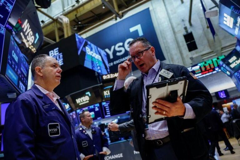 Фьючерсы на Nasdaq упали более чем на 1% из-за распродажи акций ИИ