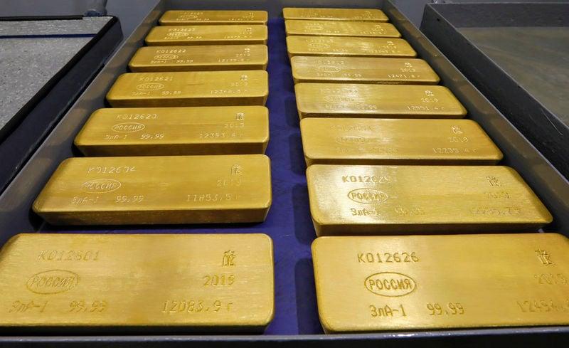 Цены на золото стабилизировались около $4,160 на фоне распродажи акций