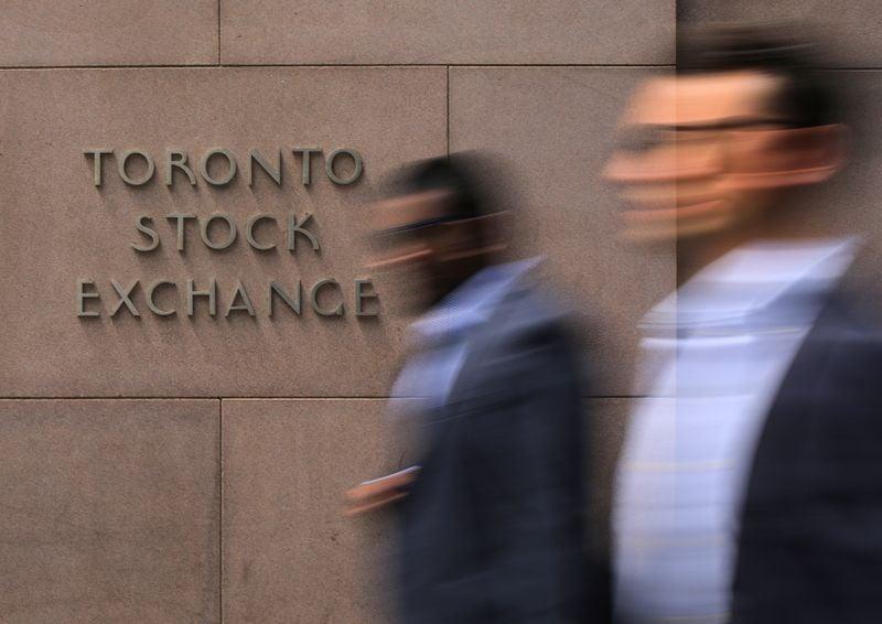 Фьючерсы S&P/TSX 60 упали на 0,3% из-за снижения цен на золото