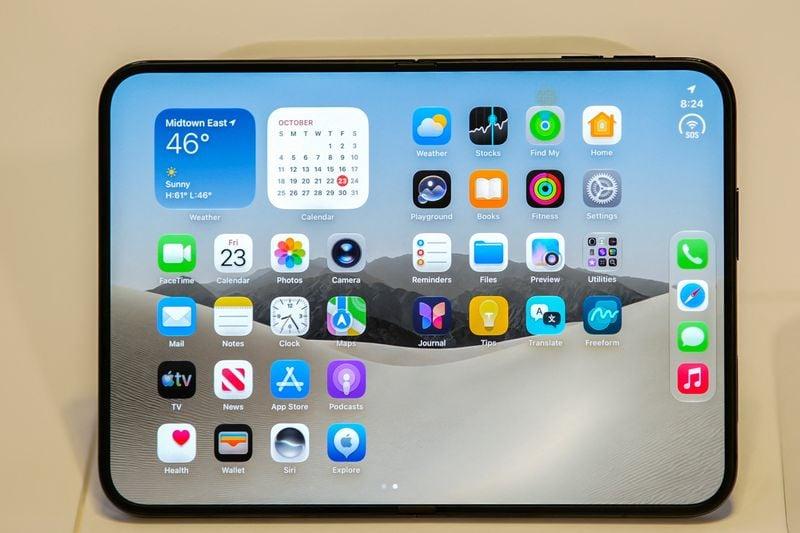 Apple выпустила iPhone Duo по цене $1,999 с высоким спросом