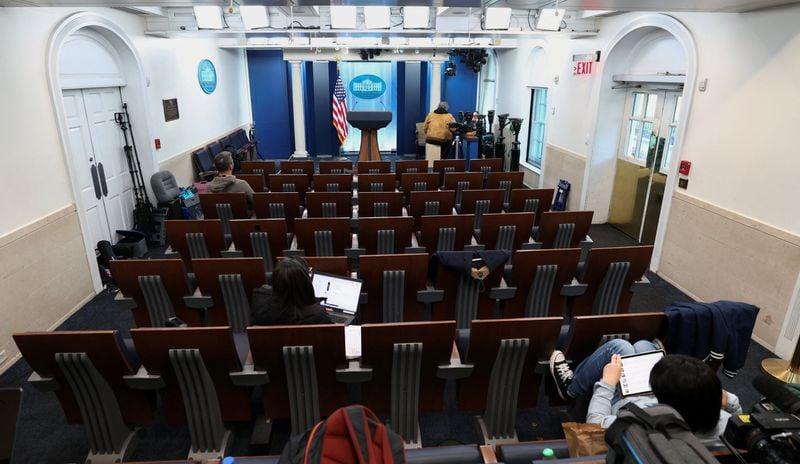 Трамп подтвердил возможность перемещения пресс-корпуса Белого дома