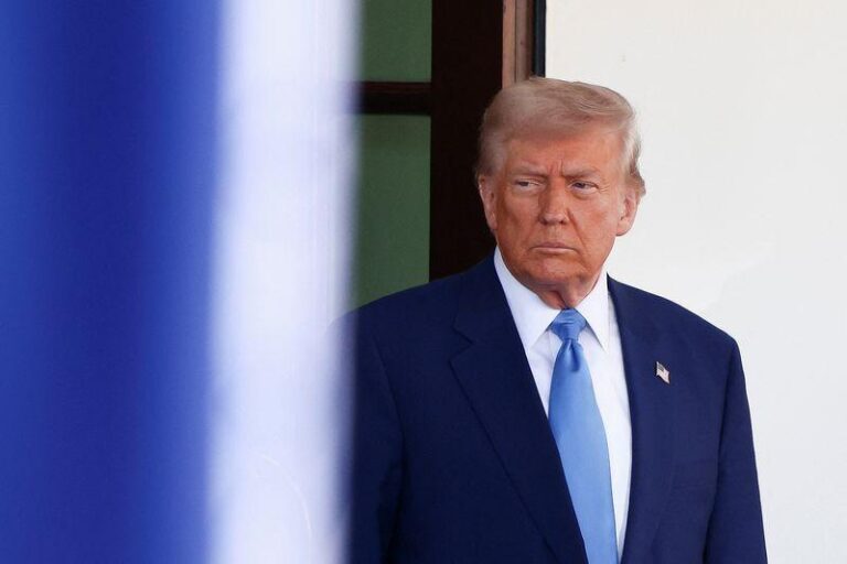 Трамп подтвердил возможность перемещения пресс-корпуса Белого дома